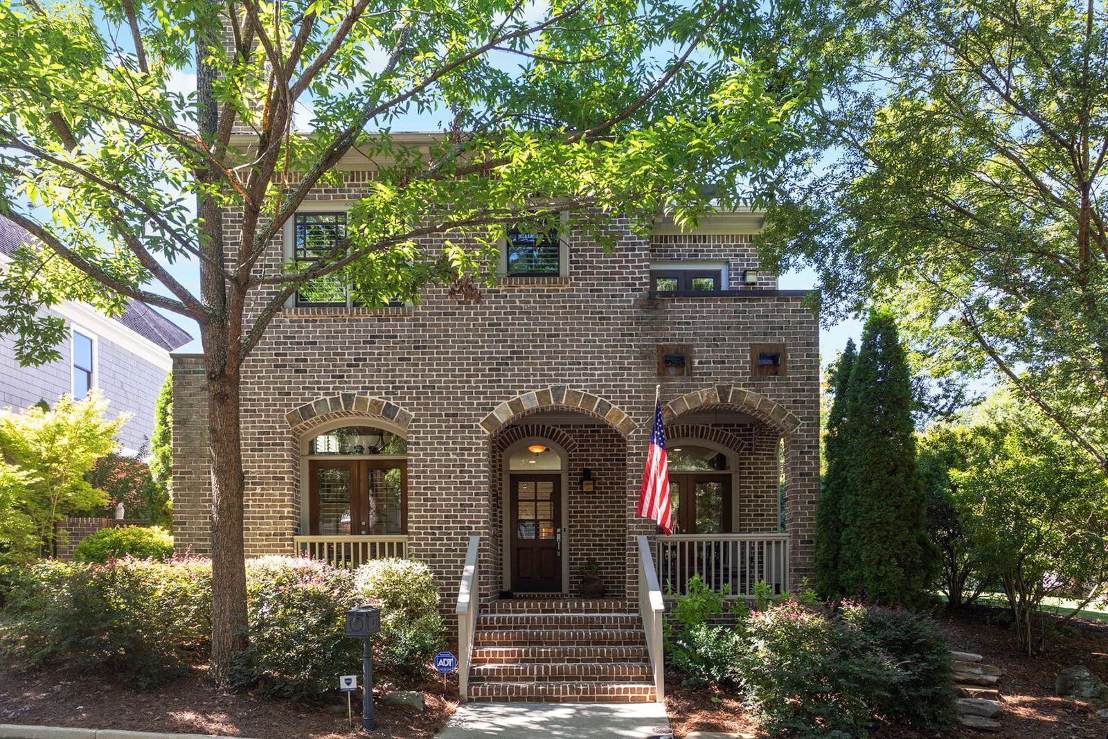 389 Sutherland Place